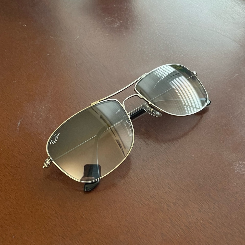 Ray-Ban Caravan Aviator style sunglasses RB3543